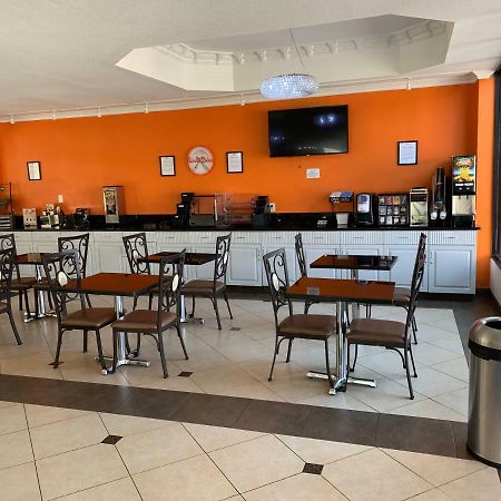 Howard Johnson By Wyndham Reseda Hotel & Suites Лос-Анджелес Экстерьер фото