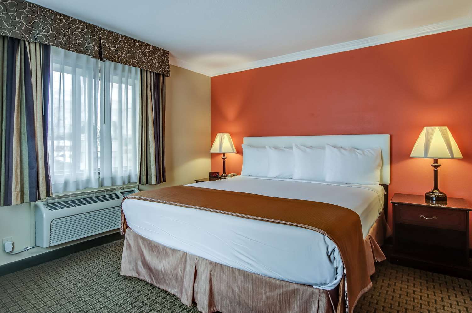 Howard Johnson By Wyndham Reseda Hotel & Suites Лос-Анджелес Экстерьер фото