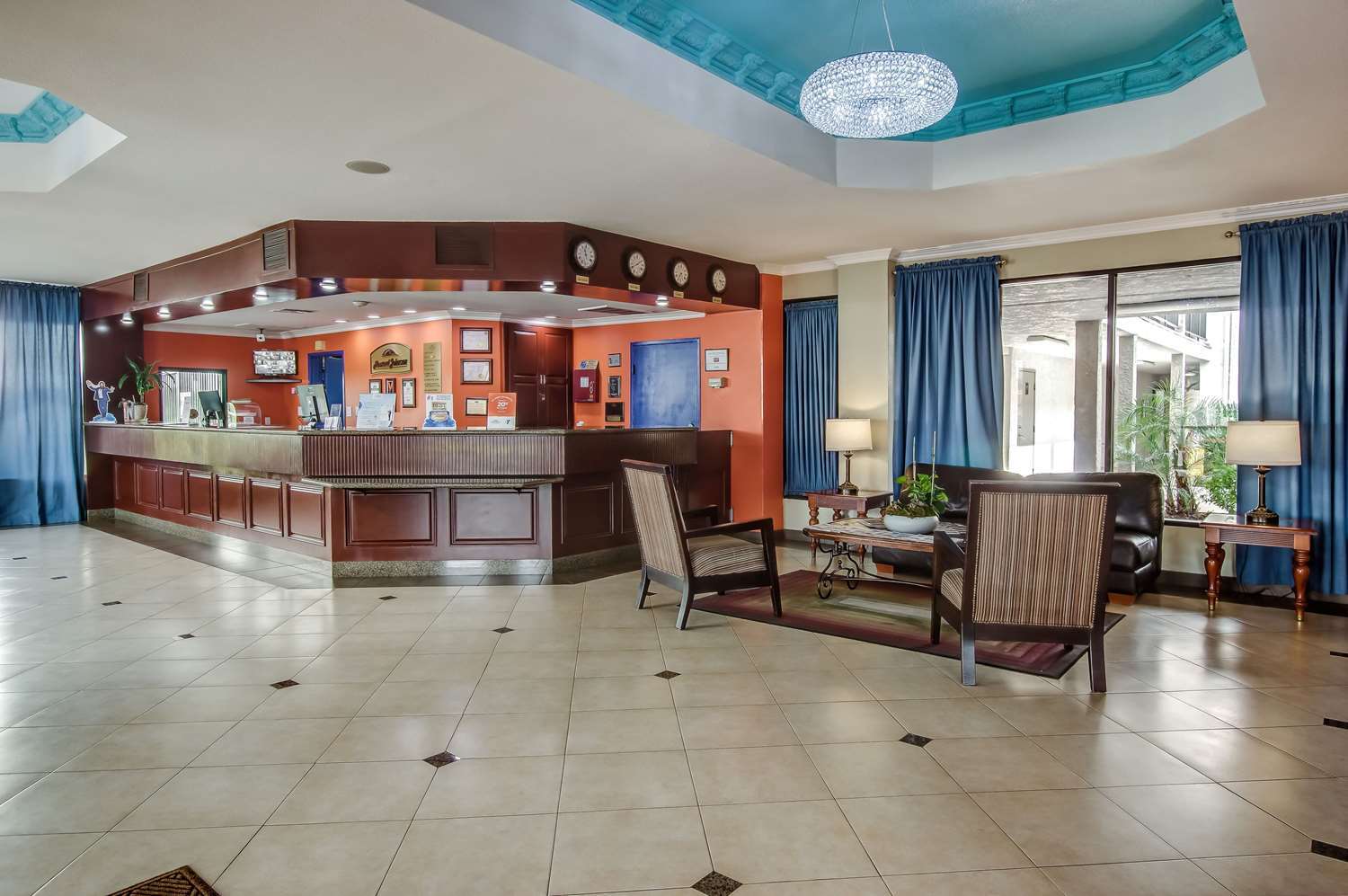Howard Johnson By Wyndham Reseda Hotel & Suites Лос-Анджелес Экстерьер фото