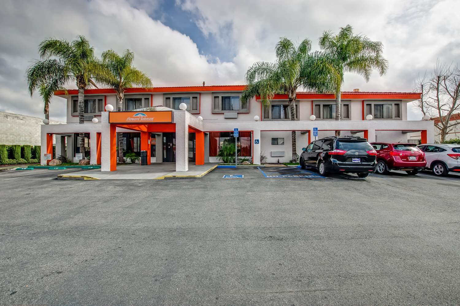 Howard Johnson By Wyndham Reseda Hotel & Suites Лос-Анджелес Экстерьер фото